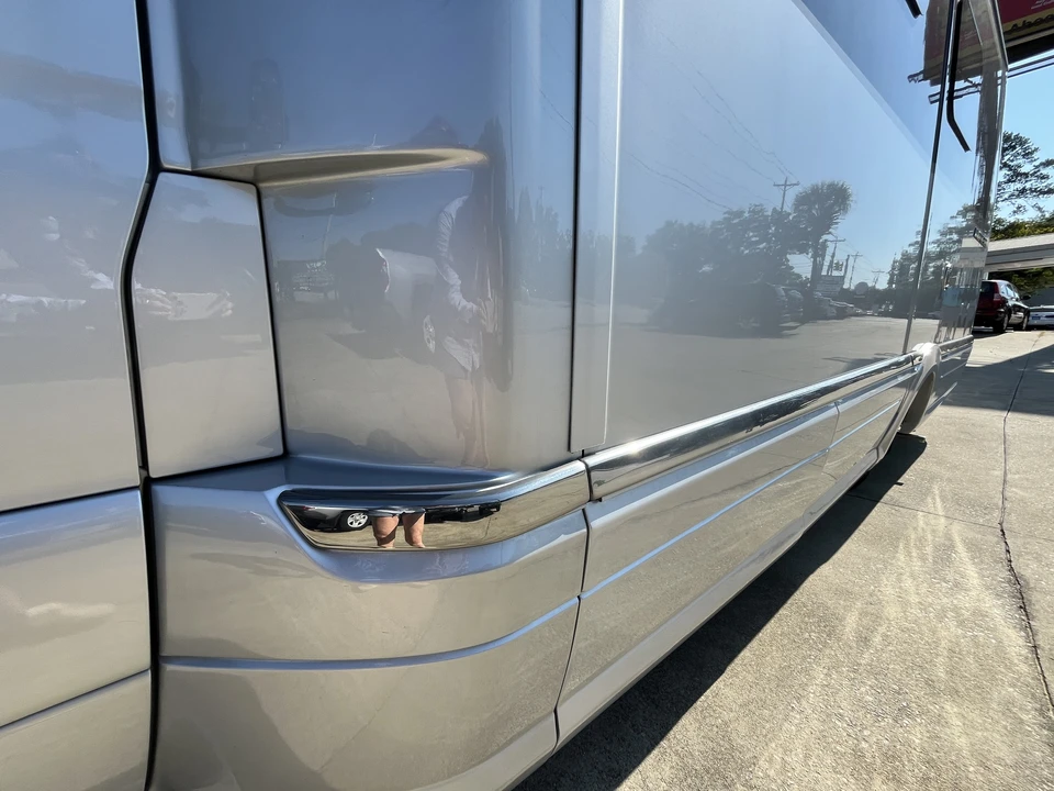 2022 Airstream - Image 14 of 31