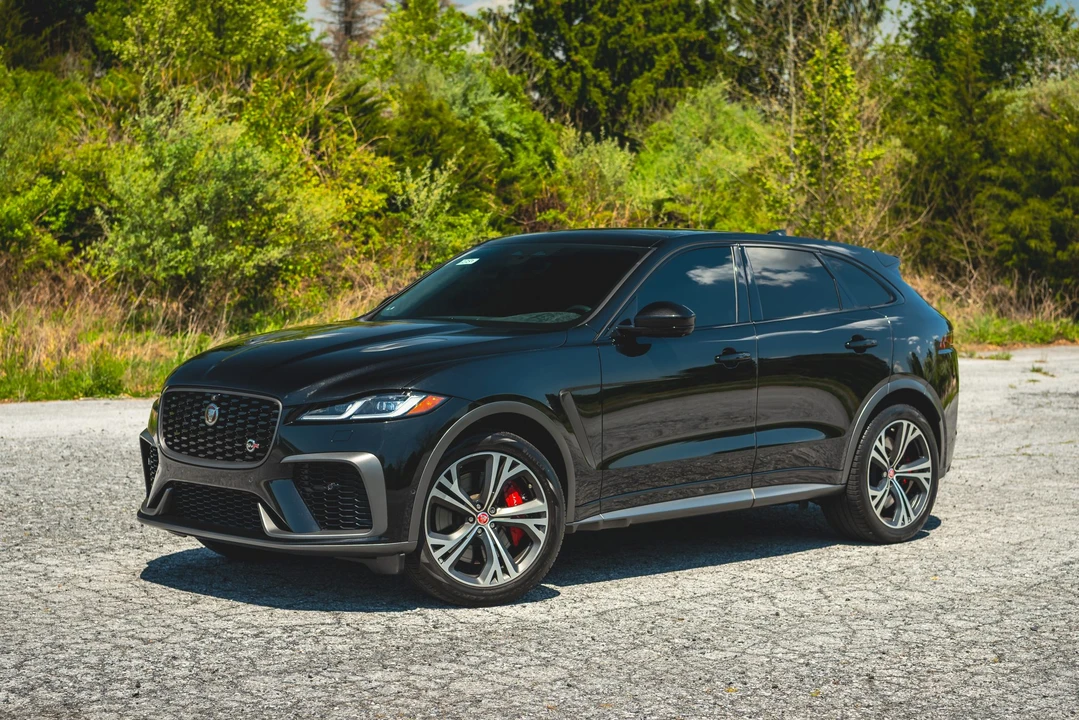 2022 Jaguar F-Pace SVR - Image 8 of 31