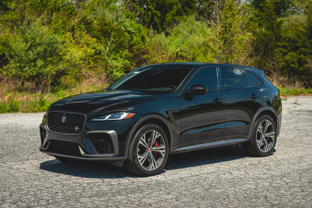 2022 Jaguar F-Pace SVR - Image 7 of 31