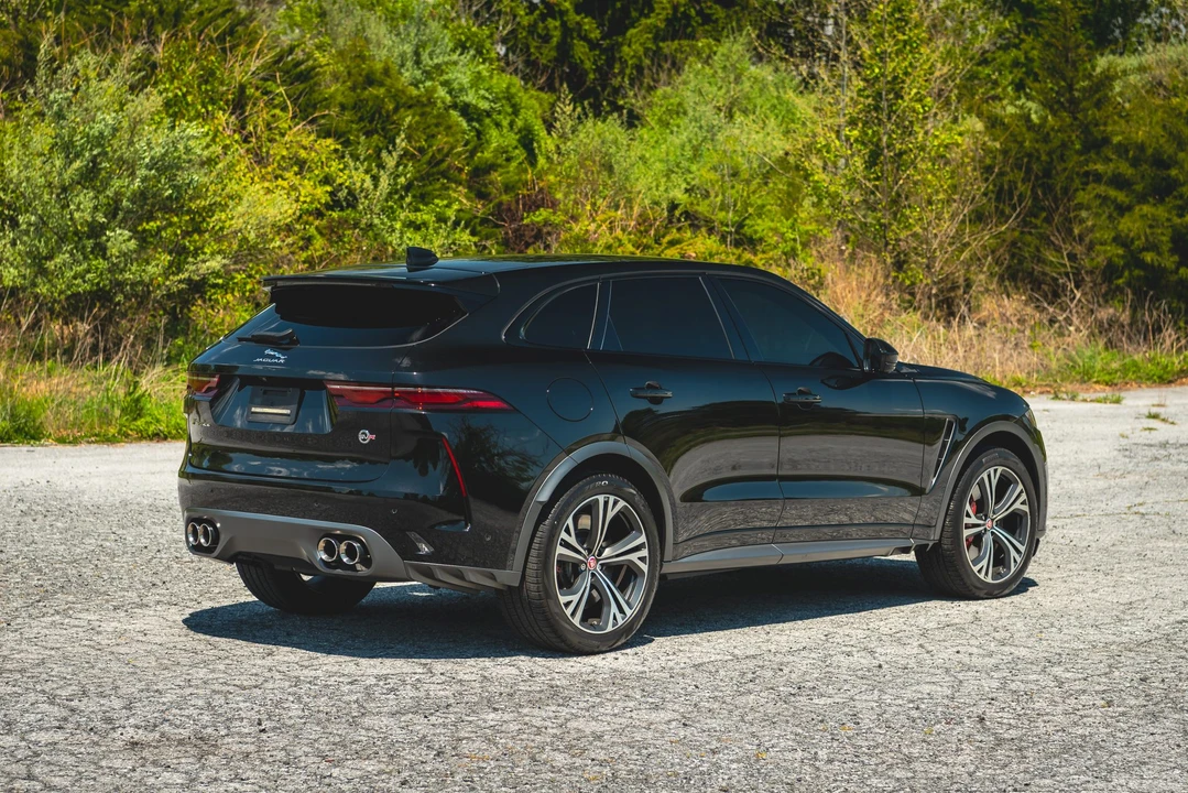 2022 Jaguar F-Pace SVR - Image 28 of 31