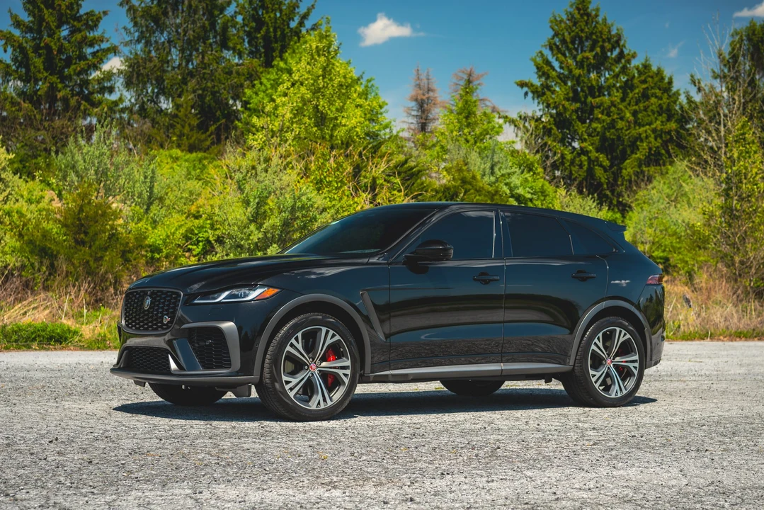 2022 Jaguar F-Pace SVR - Image 10 of 31