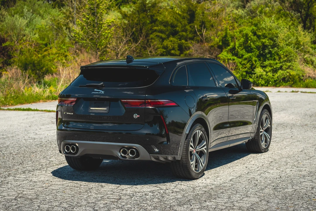 2022 Jaguar F-Pace SVR - Image 26 of 31