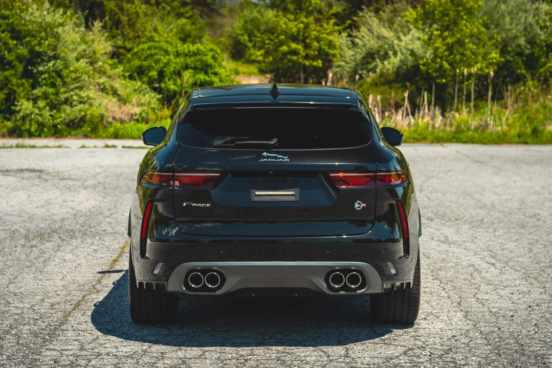 2022 Jaguar F-Pace SVR - Image 25 of 31