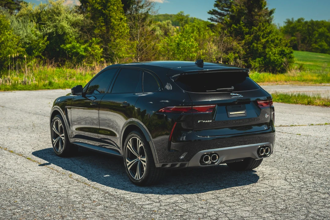 2022 Jaguar F-Pace SVR - Image 21 of 31