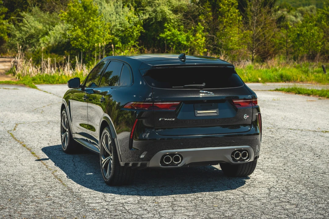 2022 Jaguar F-Pace SVR - Image 23 of 31