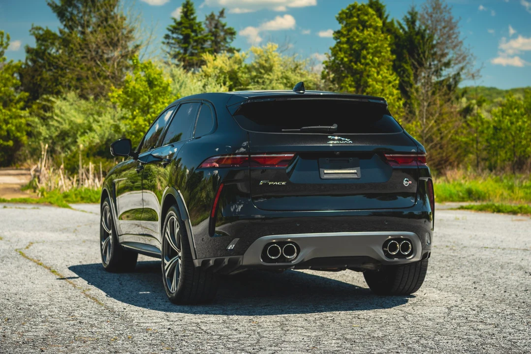2022 Jaguar F-Pace SVR - Image 22 of 31