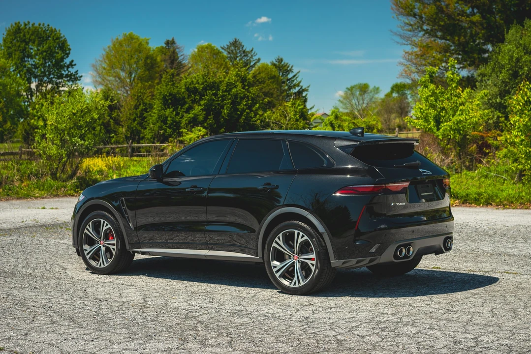 2022 Jaguar F-Pace SVR - Image 14 of 31