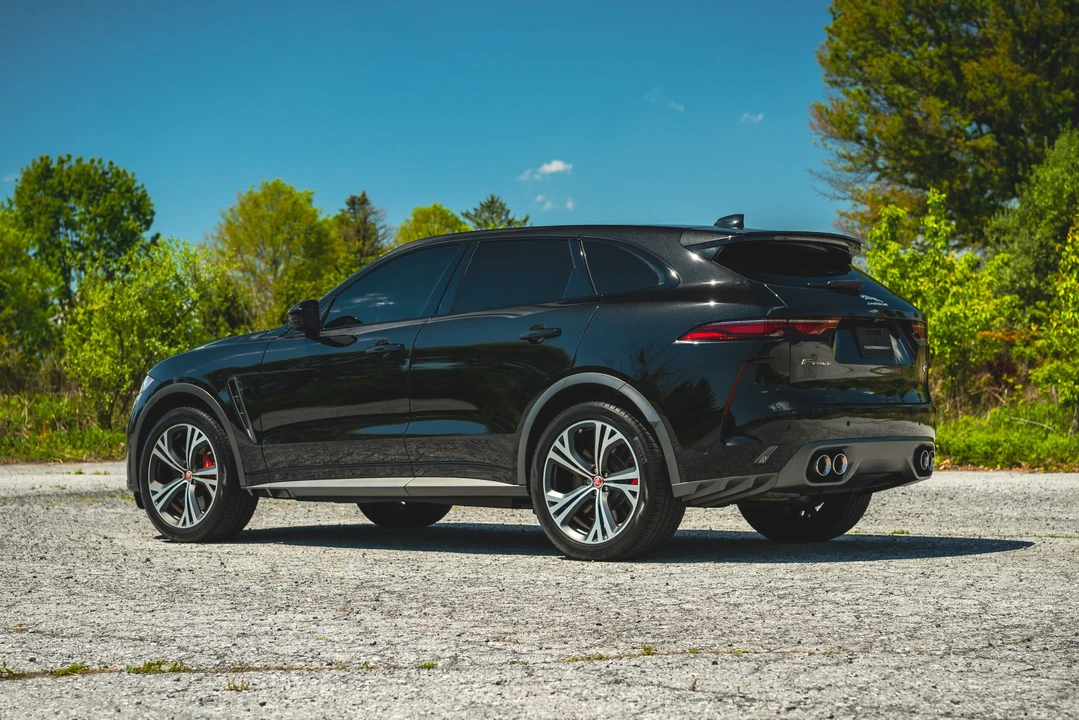 2022 Jaguar F-Pace SVR - Image 15 of 31