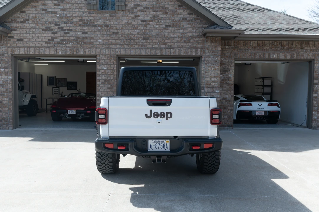 2023 Jeep JT Gladiator - Image 16 of 31