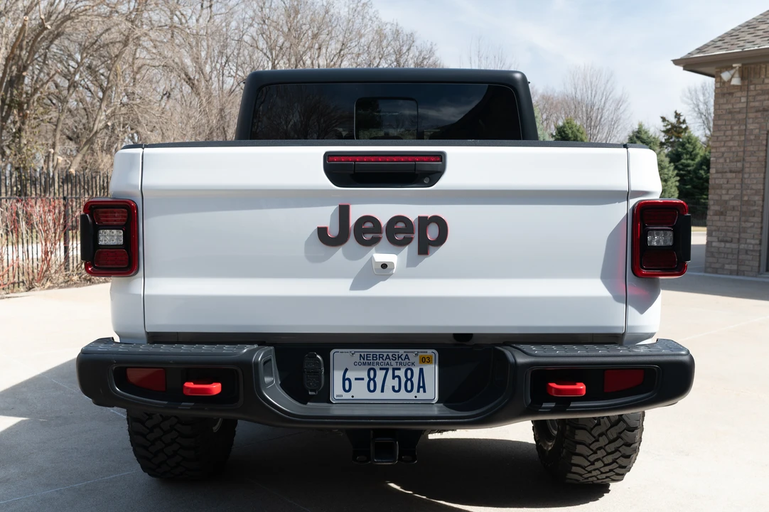 2023 Jeep JT Gladiator - Image 17 of 31
