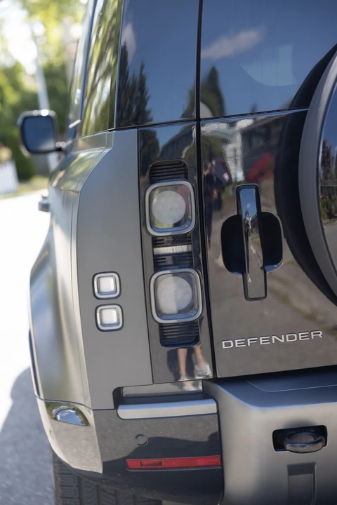 2024 Land Rover Defender L663 - Image 16 of 31