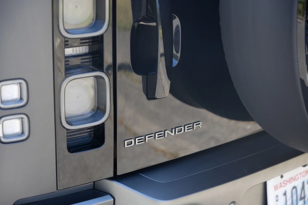 2024 Land Rover Defender L663 - Image 17 of 31
