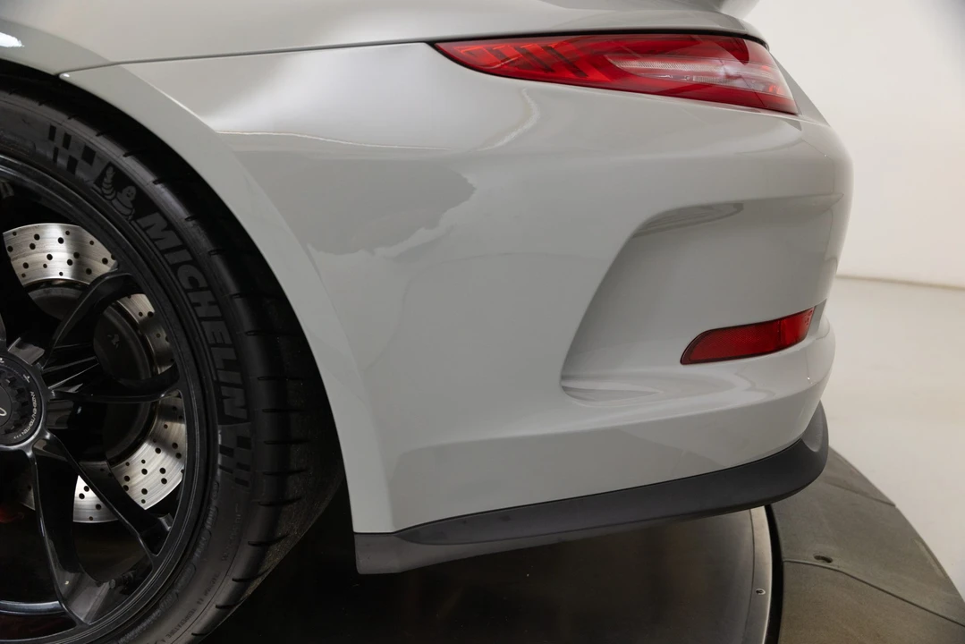2015 Porsche 991 GT3 - Image 29 of 31