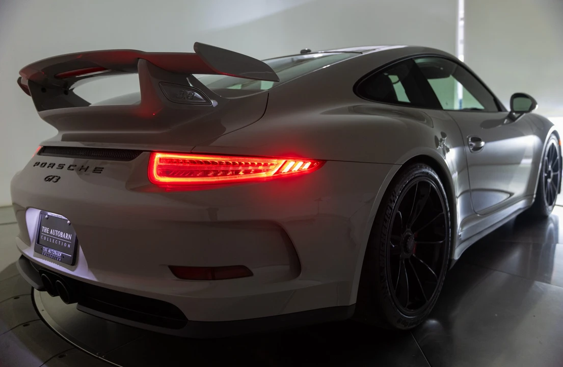 2015 Porsche 991 GT3 - Image 19 of 31