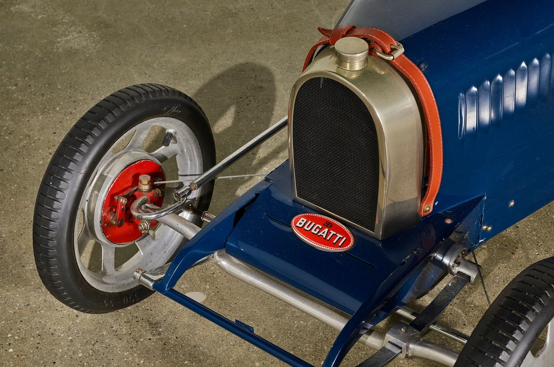 Bugatti - Image 7 of 8