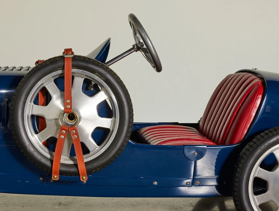 Bugatti - Image 6 of 8