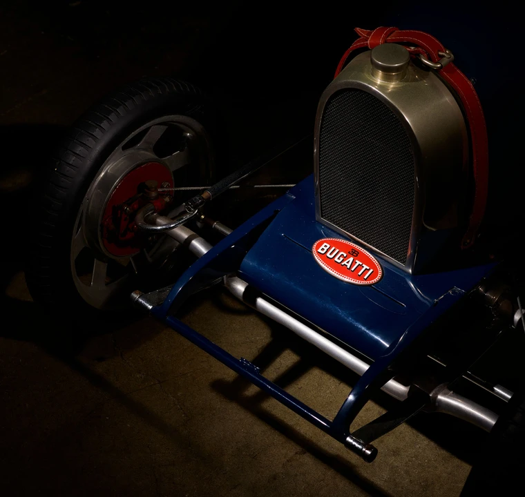 Bugatti - Image 8 of 8