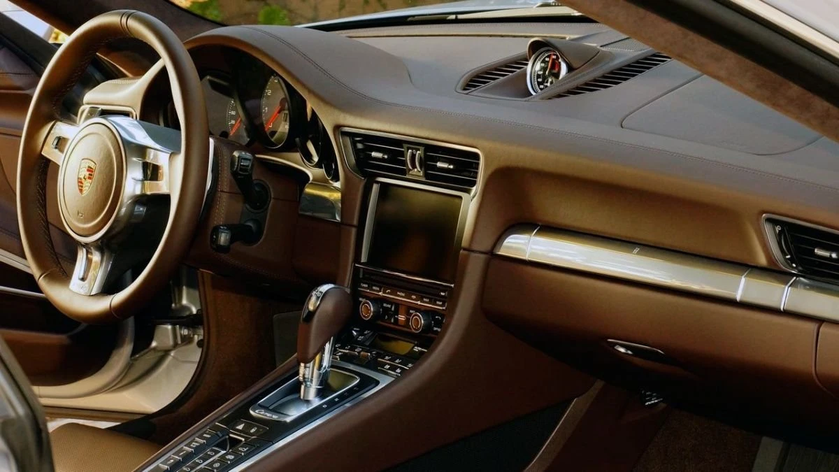 2013 Porsche 991 Carrera 4S - Image 10 of 11