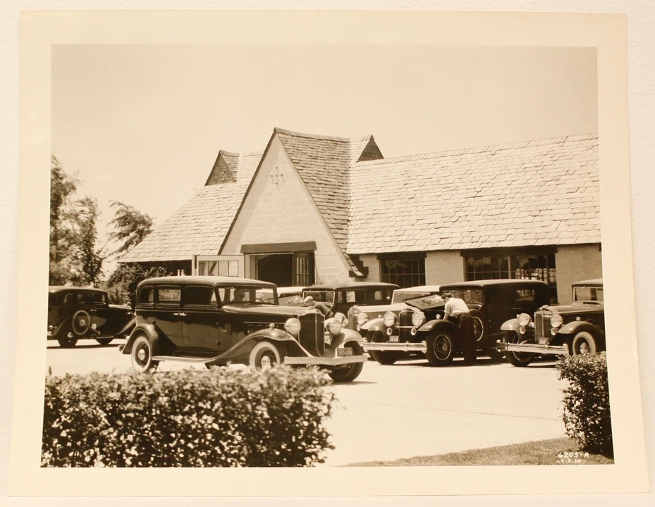 Packard - Image 4 of 19