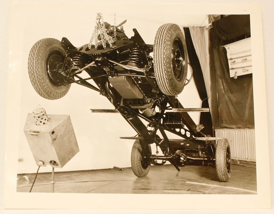 Packard - Image 2 of 19