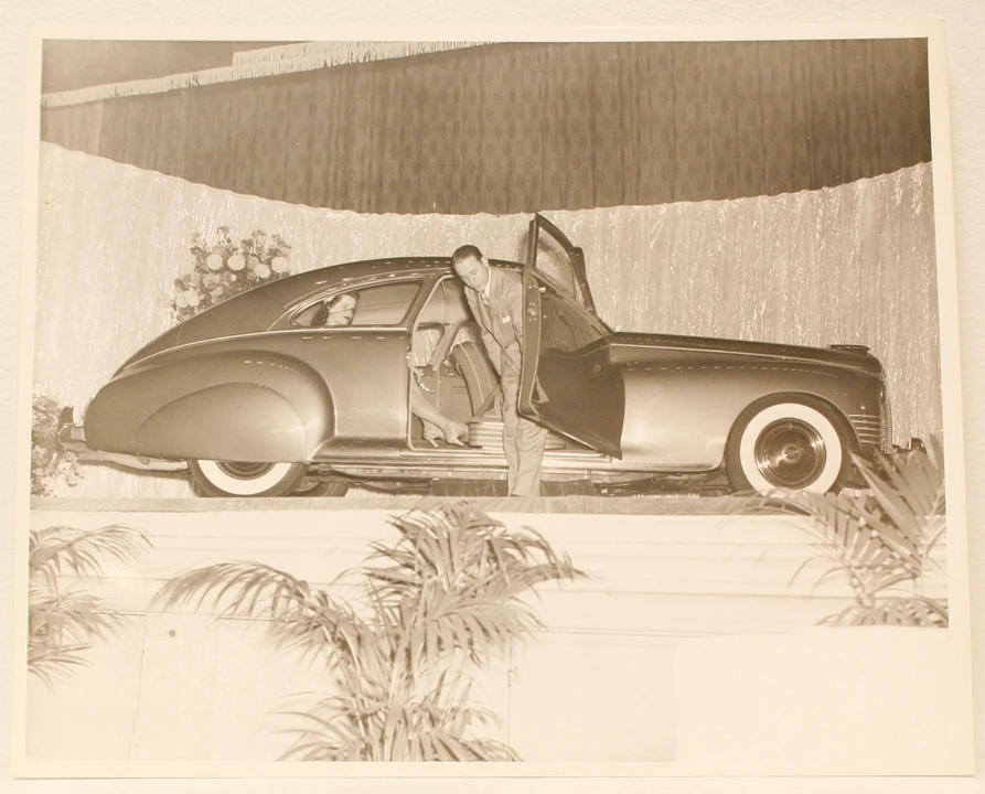 Packard - Image 8 of 18