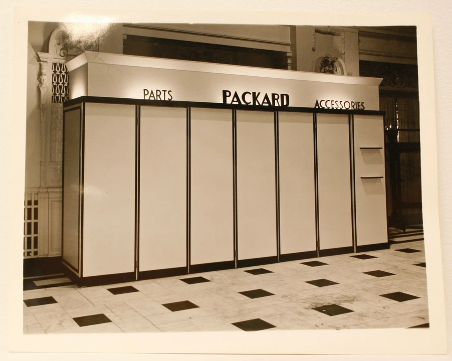 Packard - Image 2 of 18