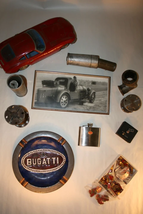 Bugatti - Image 6 of 6