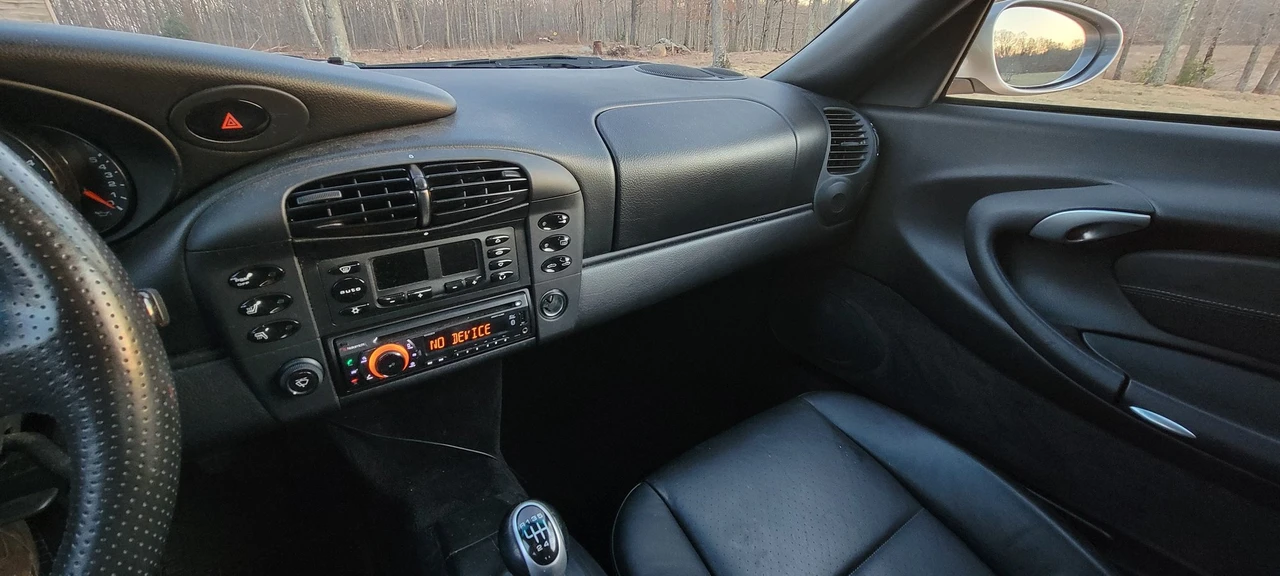 2001 Porsche 996 Carrera 4 - Image 7 of 8