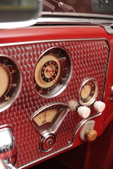1937 Cord 810 & 812 - Image 4 of 16