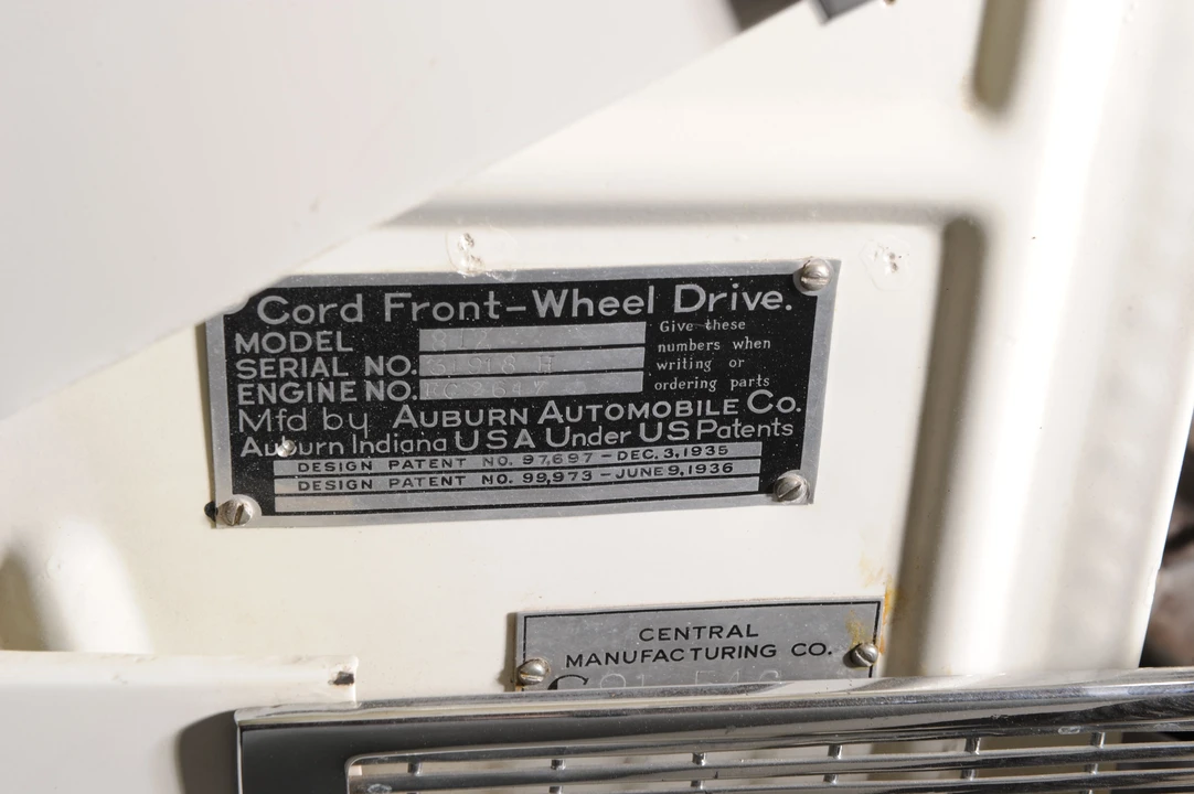 1937 Cord 810 & 812 - Image 3 of 16