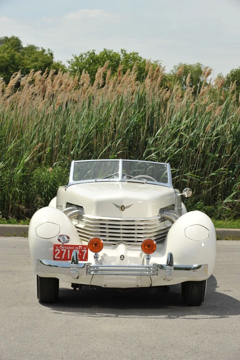 1937 Cord 810 & 812 - Image 13 of 16