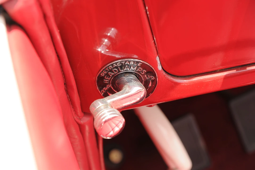 1937 Cord 810 & 812 - Image 8 of 16