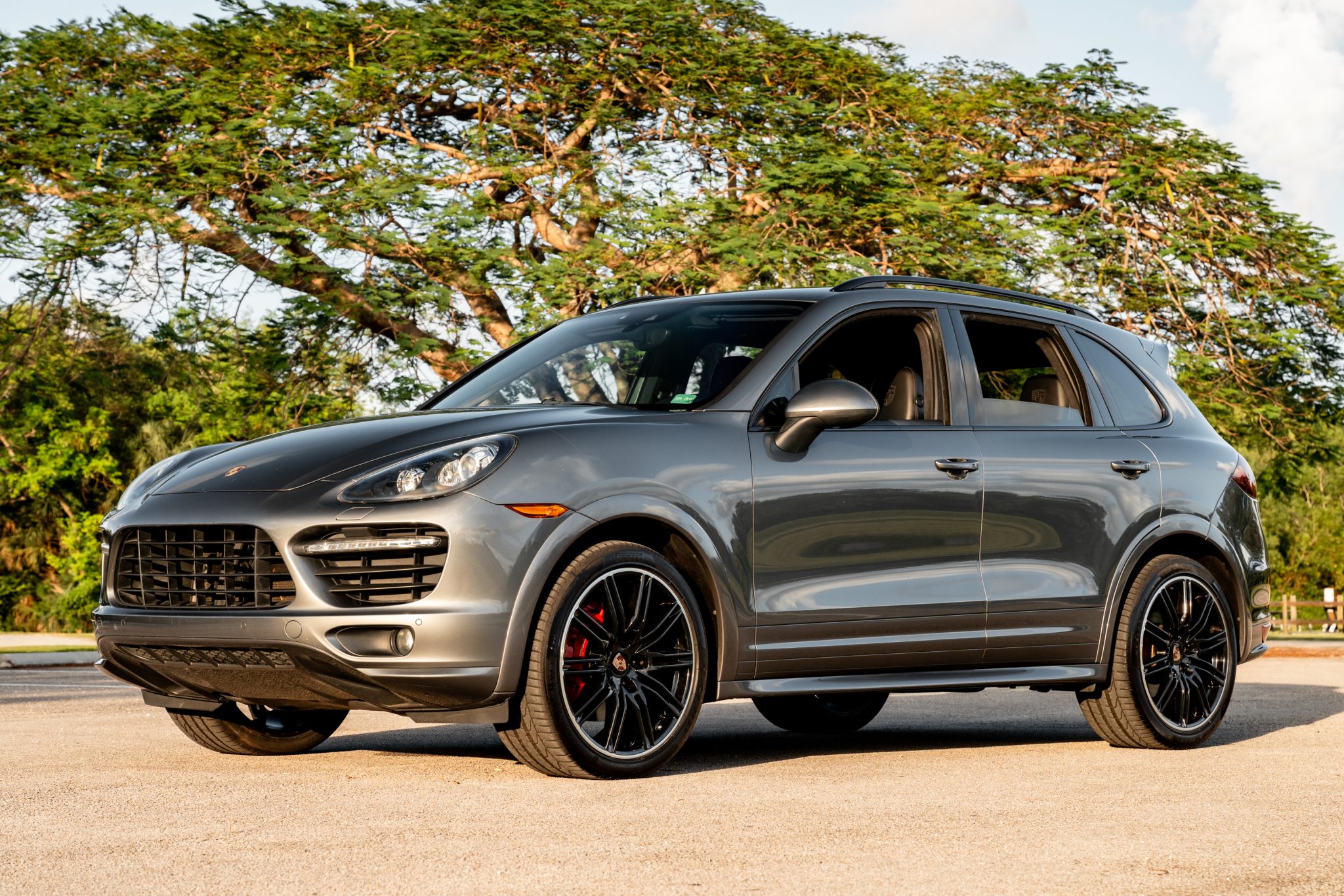 2014 Porsche Cayenne GTS