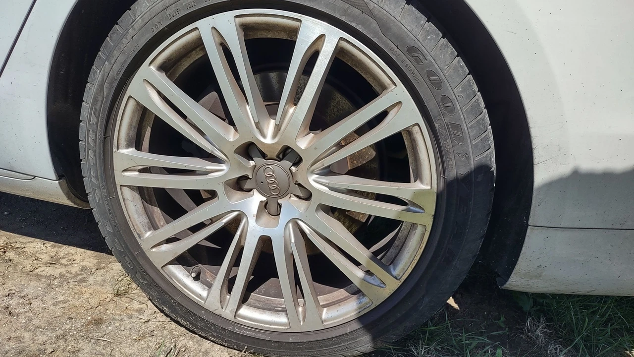 2013 Audi D4 A8 - Image 3 of 7