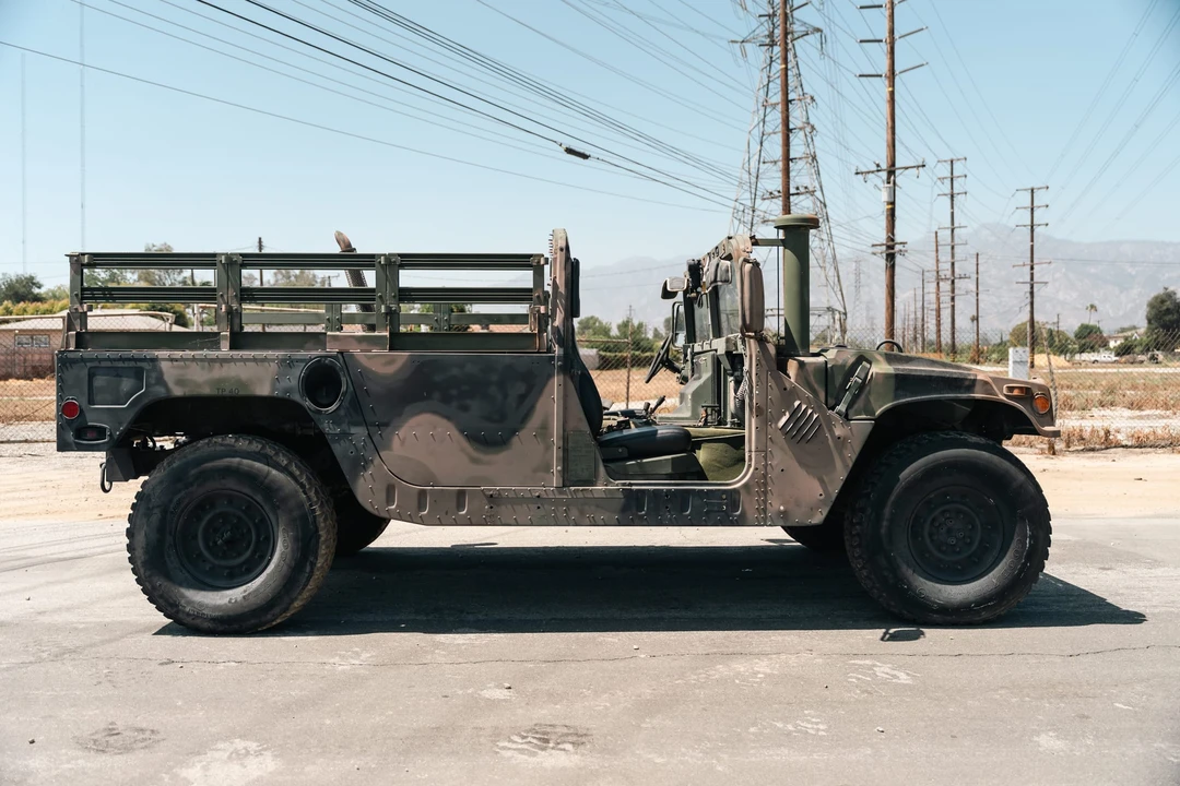 Hummer HMMWV - Image 20 of 31