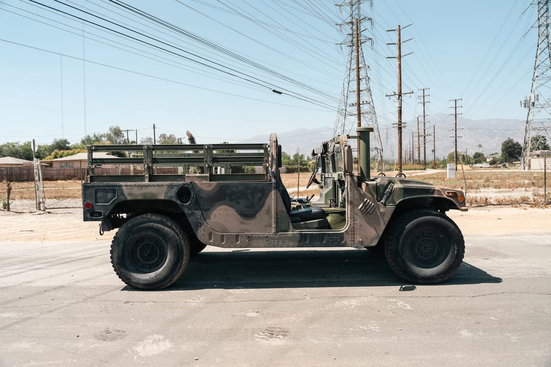 Hummer HMMWV - Image 22 of 31