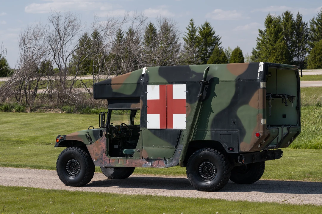 Hummer HMMWV - Image 6 of 31