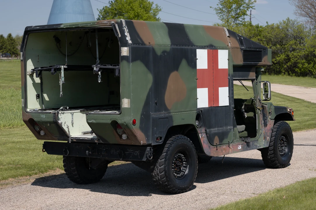 Hummer HMMWV - Image 10 of 31