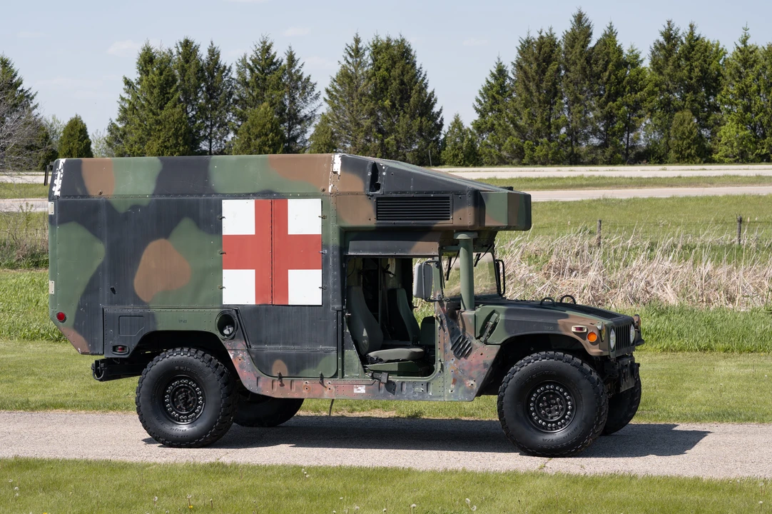 Hummer HMMWV - Image 13 of 31