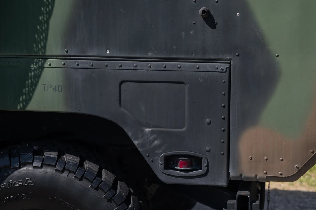 Hummer HMMWV - Image 22 of 31
