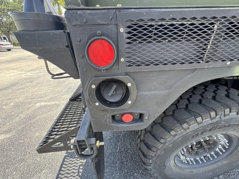 Hummer HMMWV - Image 20 of 31