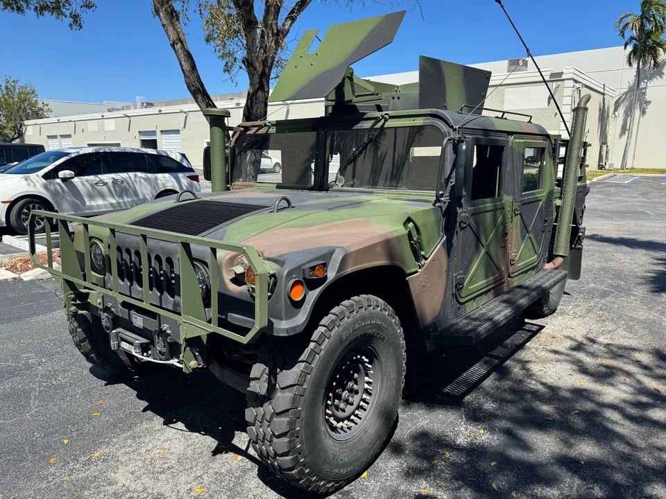 Hummer HMMWV - Image 2 of 31