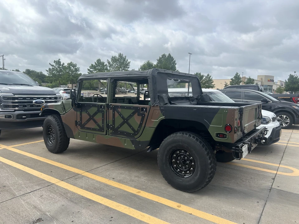 Hummer HMMWV - Image 15 of 31