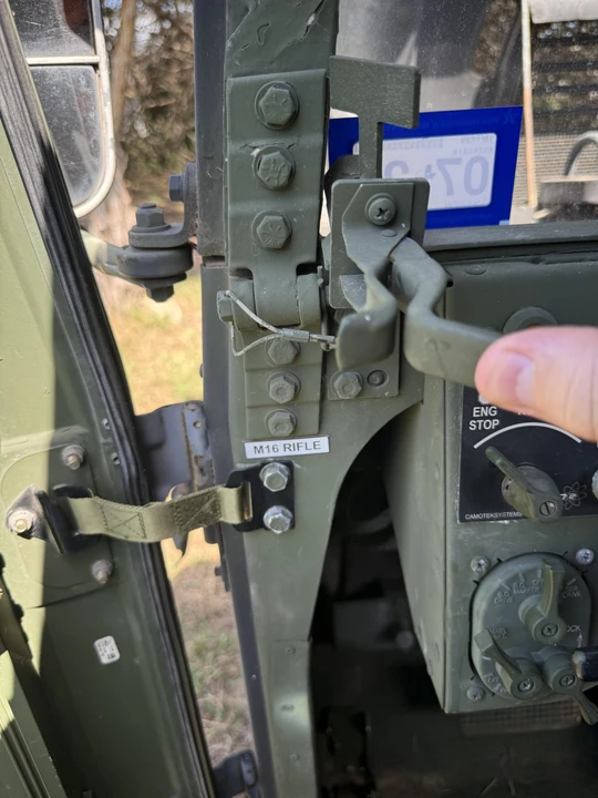 Hummer HMMWV - Image 27 of 31