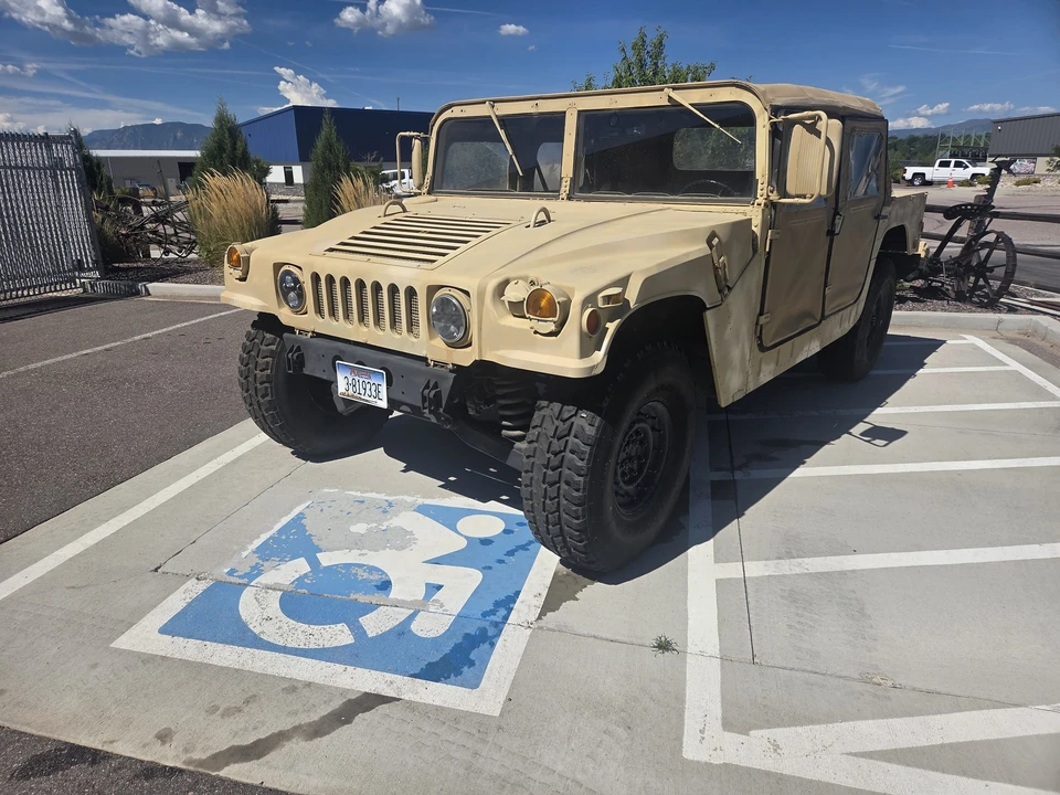 AM General Hummer - Image 2 of 31