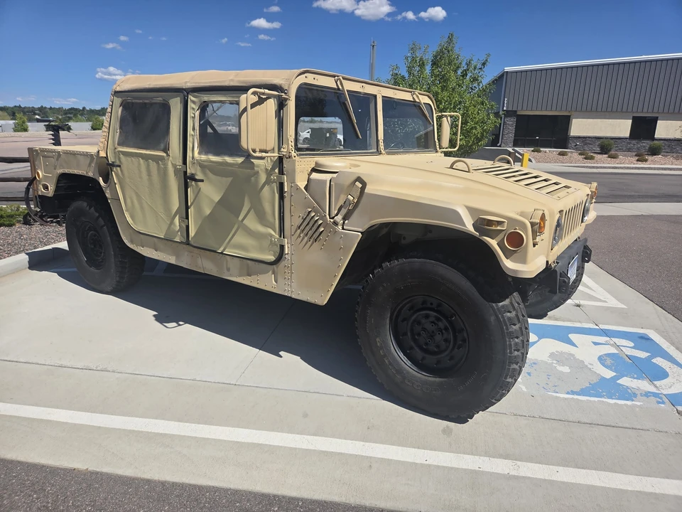 AM General Hummer - Image 11 of 31