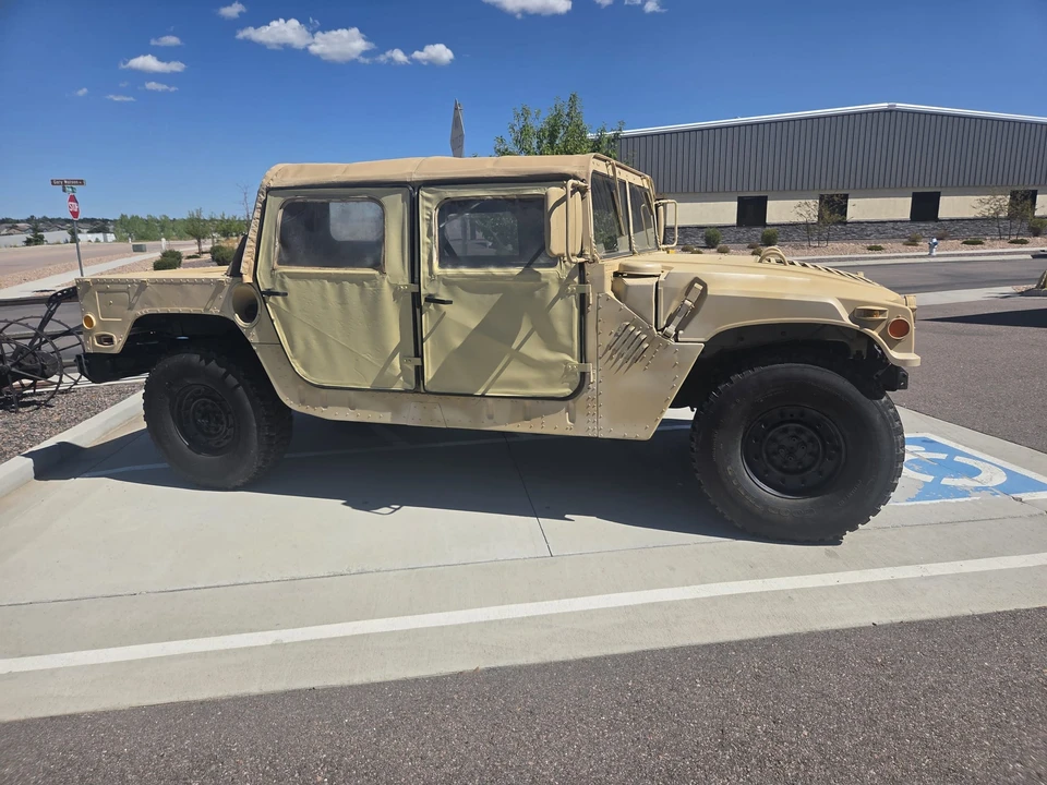 AM General Hummer - Image 13 of 31
