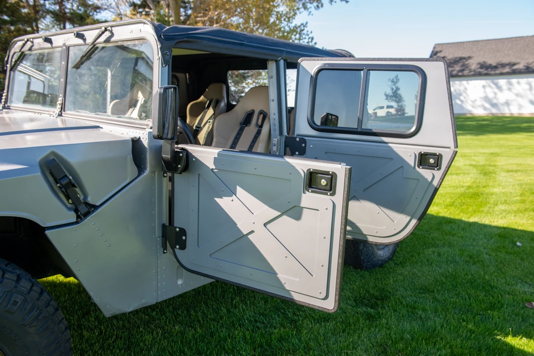 Hummer HMMWV - Image 25 of 31
