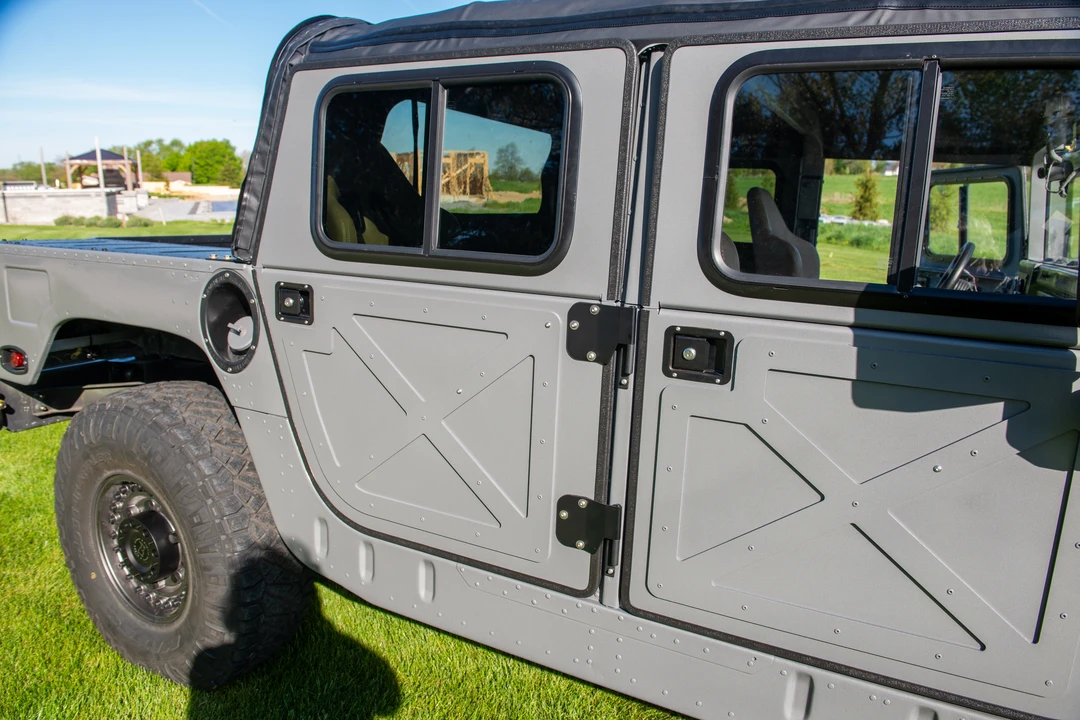 Hummer HMMWV - Image 19 of 31