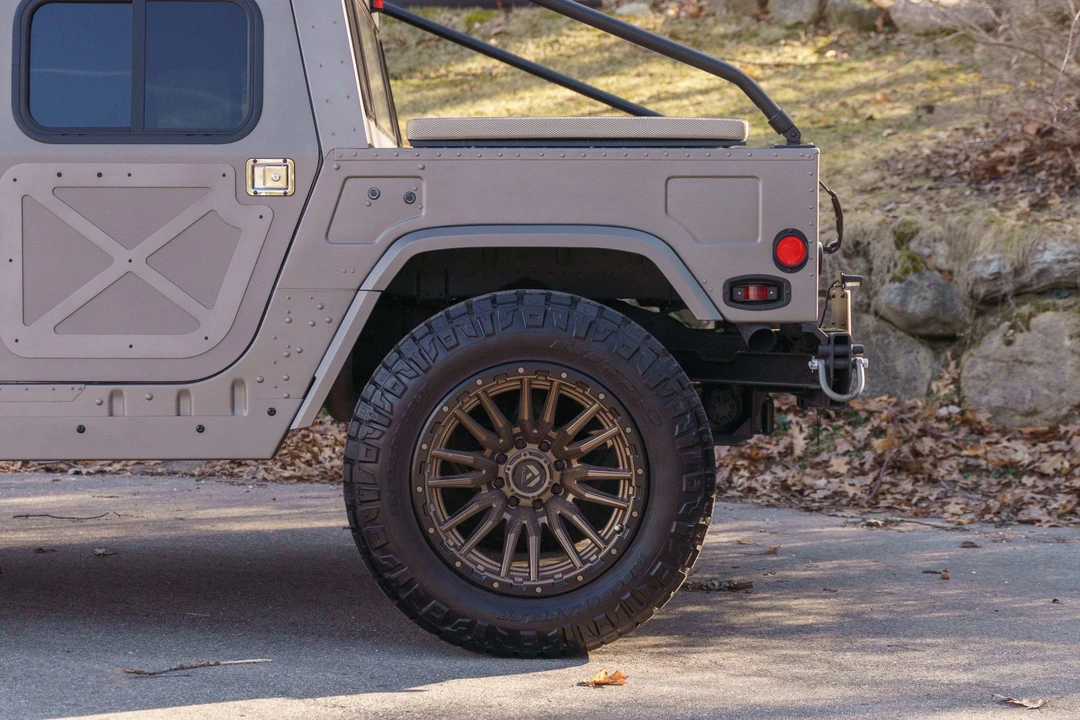 Hummer HMMWV - Image 27 of 31